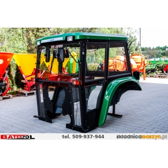 Kabina C-330 NAGLAK ZIELONA, błotniki i dach z tworzywa, wersja z bocznymi szybami uchylnymi 10,500 zł
